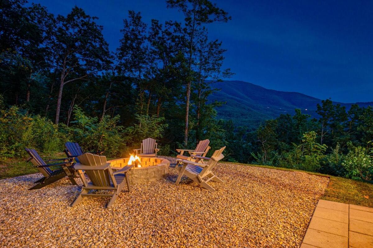 Vila Firefly Cove - Private Theater And Mountain Views! Sevierville Exteriér fotografie